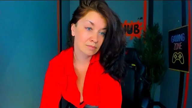 AnaMills Adlı Modelin Canlı XXX Sohbeti