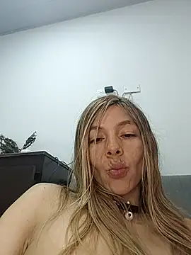 estrella_tasty Adlı Modelin Canlı XXX Sohbeti