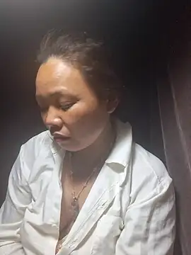 miomio-12's Live XXX Chat