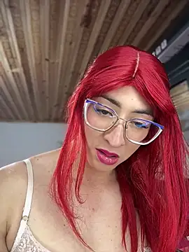 NICOLLE__12 Show in webcam