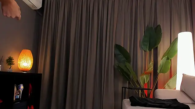 Chatroom XXX en direct de LunaMuze