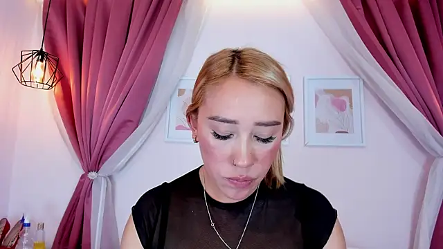 Lannajansen Chat XXX live