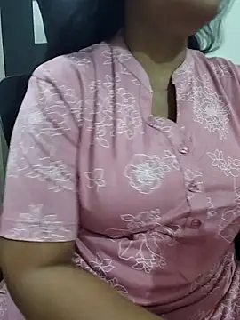 Rasheeka_143: διαδικτυακό σόου στην κάμερα