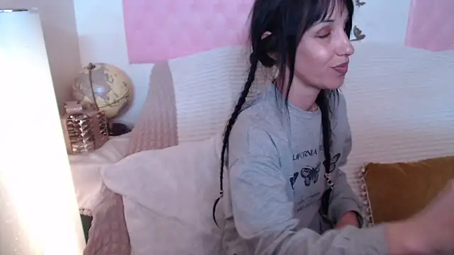 -Lou_n Live XXX chat