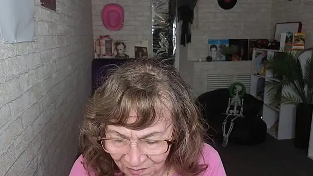 Czat XXX na żywo – Betty_Brick