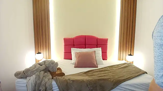 IvonneRoss_ Chat XXX in diretta