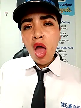 Chatroom XXX en direct de MAYE__13