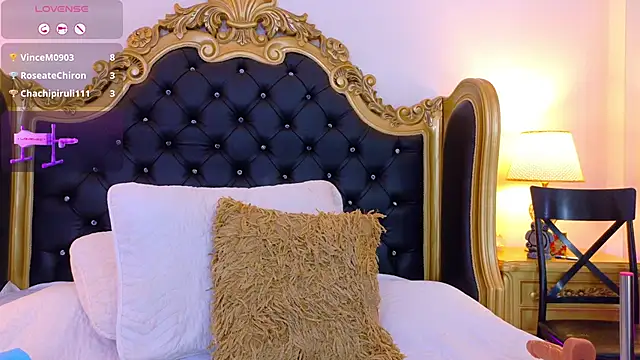 AdelinaVans élő XXX-chatje