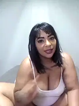 indianstormxo_ Adlı Modelin Canlı XXX Sohbeti