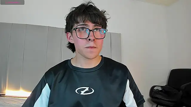 Chatroom XXX en direct de PepperTwink