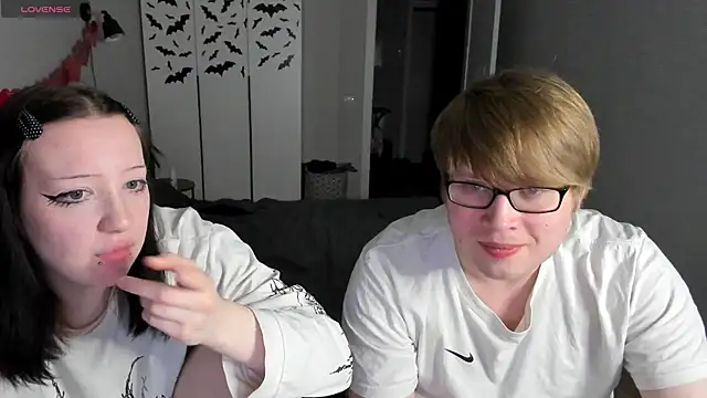 Show modela JayMollyy na web-kameri