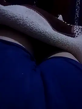 JohnnKe12's Webcam Show