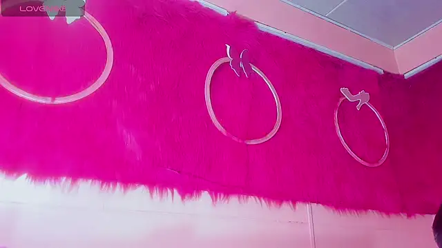 Show modela Leonela_Castro_ na web-kameri