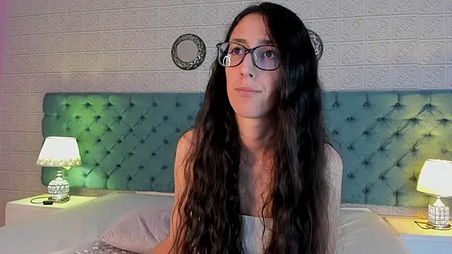 GirafMusicn Live XXX chat