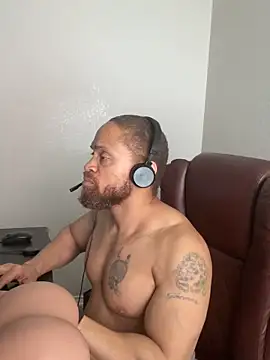 Chatroom XXX en direct de Fathero1time