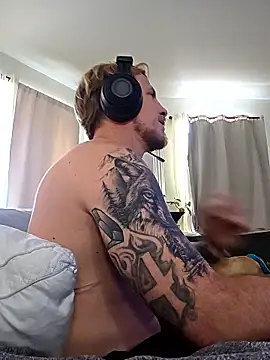 Show modela cumbedaddysbadgirl na web-kameri