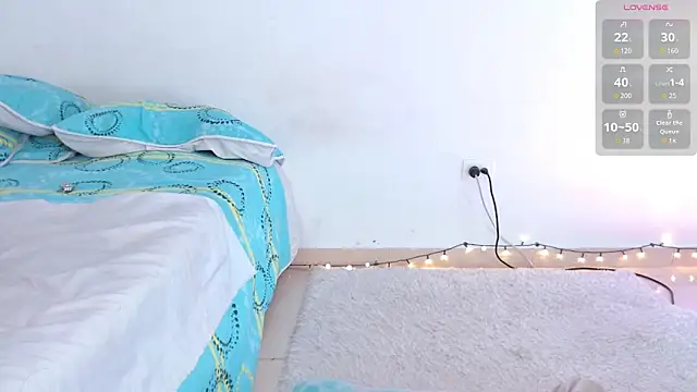 แชท XXX สดของ Emelyross_