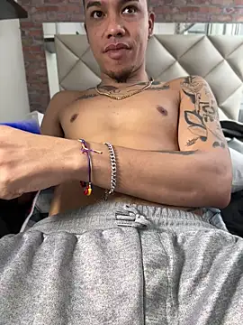 Chatroom XXX en direct de AlphaMasterXxx