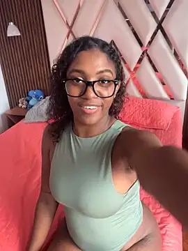 Chat XXX en directo de Emi_rousse