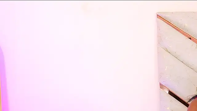 Chat +18 de AlanaDoll ao vivo