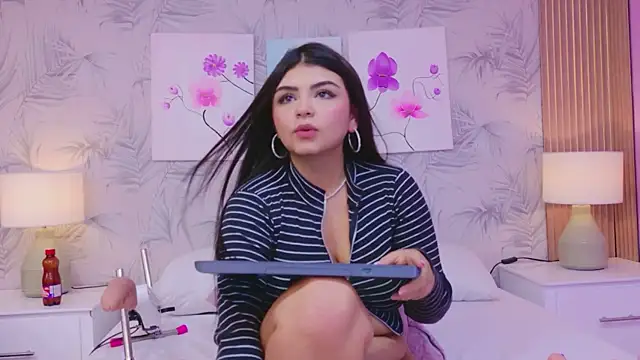 Chat XXX en directo de EmmaLeens