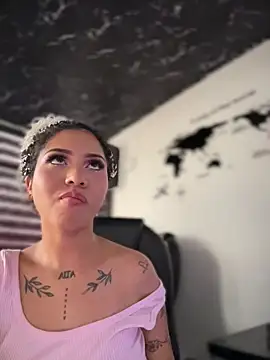 Chat XXX en directo de Laila_LS