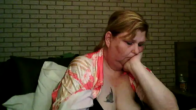 Show modela Sylviastar46 na web-kameri