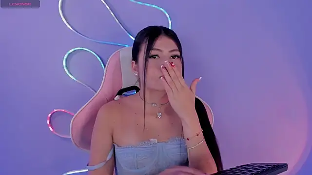 miacaponen Live XXX chat