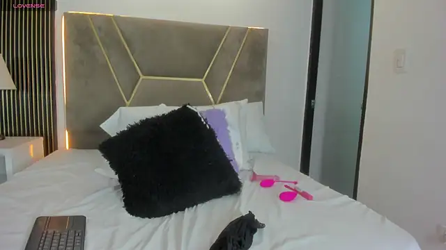 Chat +18 de Littlee___Molly ao vivo