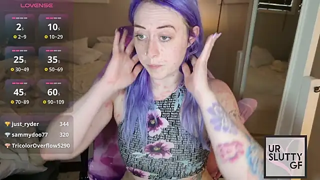 ursluttygf's Live XXX Chat