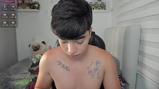 santy7v7 Chat XXX in diretta