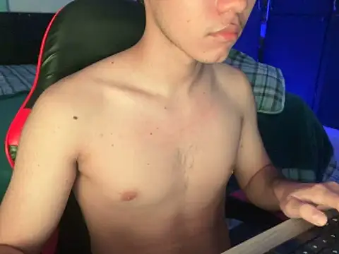 Show modela Im_Camii na web-kameri