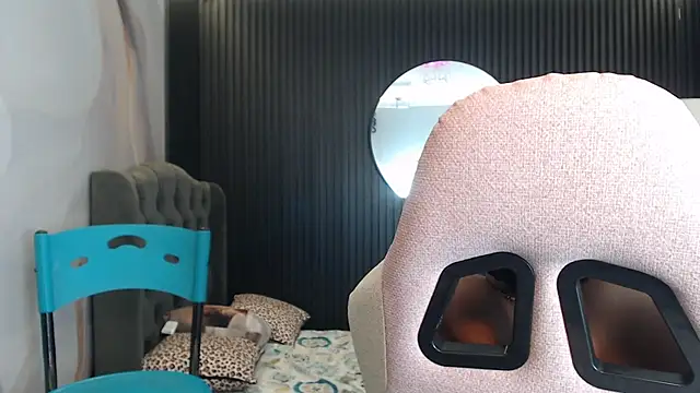 Pokazy przed kamerką – goldenjyj