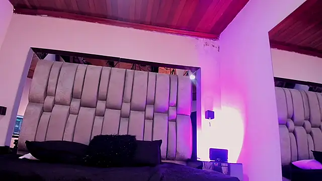 NikkySmiith's Live XXX Chat