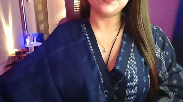 Mitikaa's Live XXX Chat