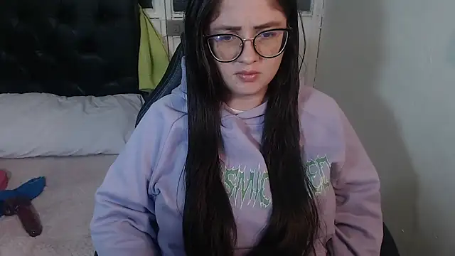 KrystalAdamsのライブXXXチャット