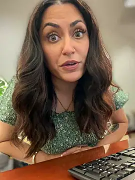 Chatroom XXX en direct de YourQueen18