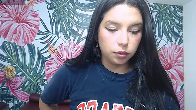 Small_naughty_ Live XXX-chat