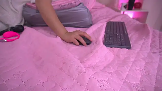 sarakaisy Adlı Modelin Canlı XXX Sohbeti