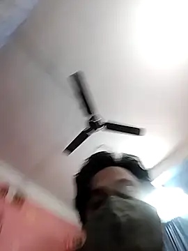 hemat_996 Adlı Modelin Canlı XXX Sohbeti