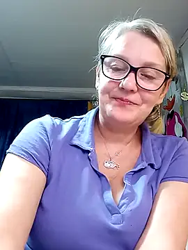 Chat +18 de irinamaux ao vivo