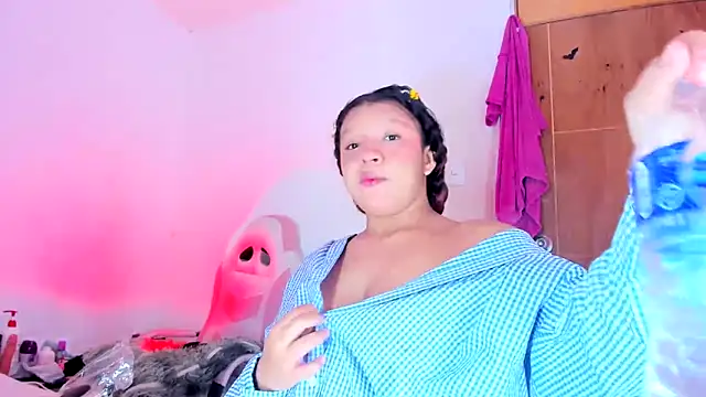 Emily_Coper18 Live XXX-chat