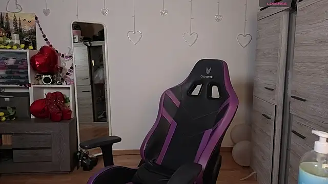 Chat +18 de TinniAngel ao vivo