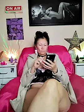 TheDimeのライブXXXチャット