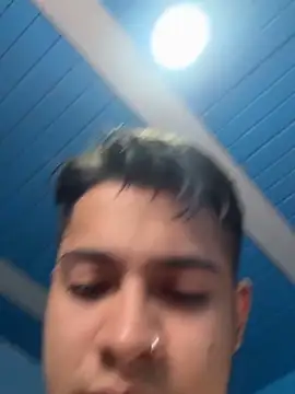 Show modela OliverTabordaa na web-kameri