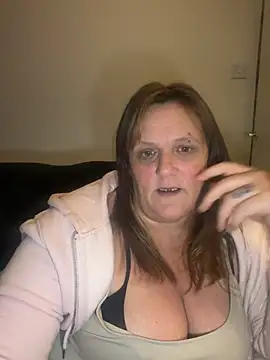 Busty-GilfQuinnn Live XXX chat