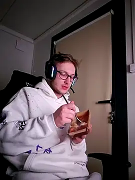 Aceyguyn Webbikameraesitys