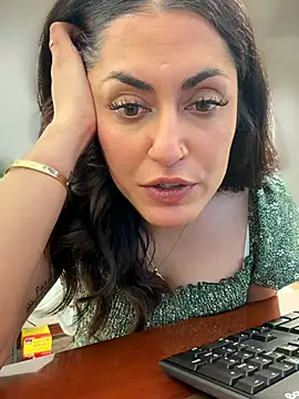 YourQueen18 Webcam show