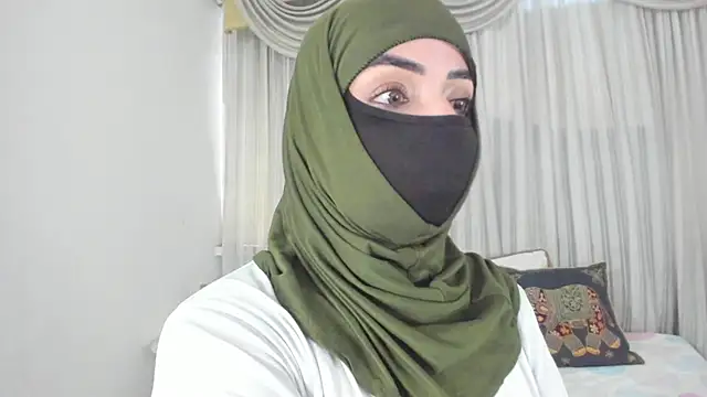 Uzra_hayed Show in webcam