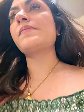 Chat XXX en directo de YourQueen18